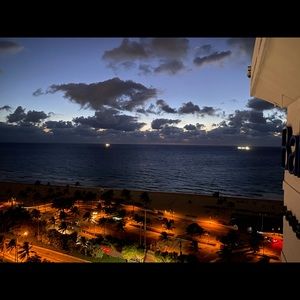 Meet your Posher, Deena